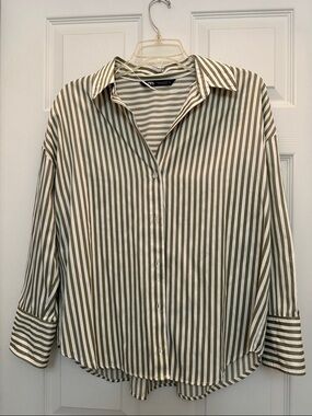 Zara Olive Green and White Striped Button-Up Shirt